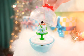 MGA's Miniverse Make It Mini Holiday 2025 (3 Pack), The Grinch Dr. Seuss, Mini Collectibles, Mystery Blind Packaging, Seasonal, DIY, Crafts, Resin Play, Replica Food, NOT Edible, Collectors, Gift, 8+