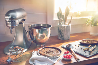 KitchenAid Artisan Series 5 Quart Tilt Head Stand Mixer with Pouring Shield KSM150PS, Contour Silver, Zinc